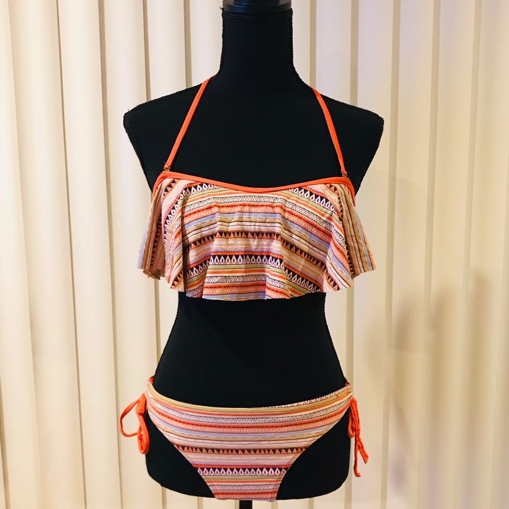 Forever 21 Ruffle bandeau Bikini Top